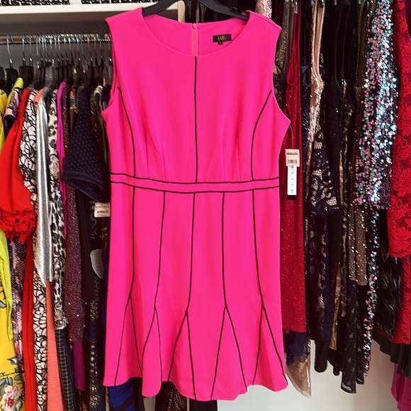 NWT 🩷🖤 Barbie hot pink / fuchsia / magenta dress 🩷🖤 Sz. 14 Bloomingdale’s - Picture 5 of 7